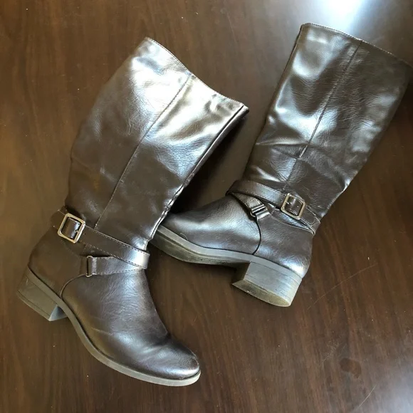 Kohl’s Brown knee-high faux leather boots - Picture 9 of 16
